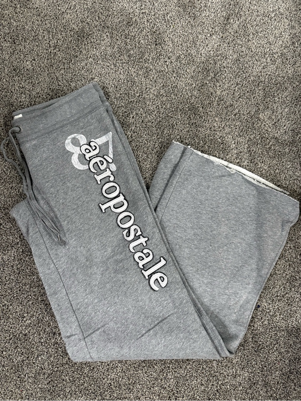 Y2K Vintage Aeropostale Gray Logo Sweatpants with Side Script